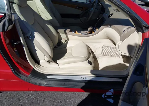 2005 Mercedes-Benz Sl 500 z USA, uszkodzony, nr VIN WDBSK75F55F105855